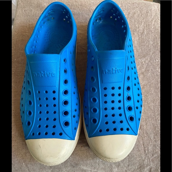 Native Jefferson Shoes, Blue Women’s size 6 - Picture 1 of 4